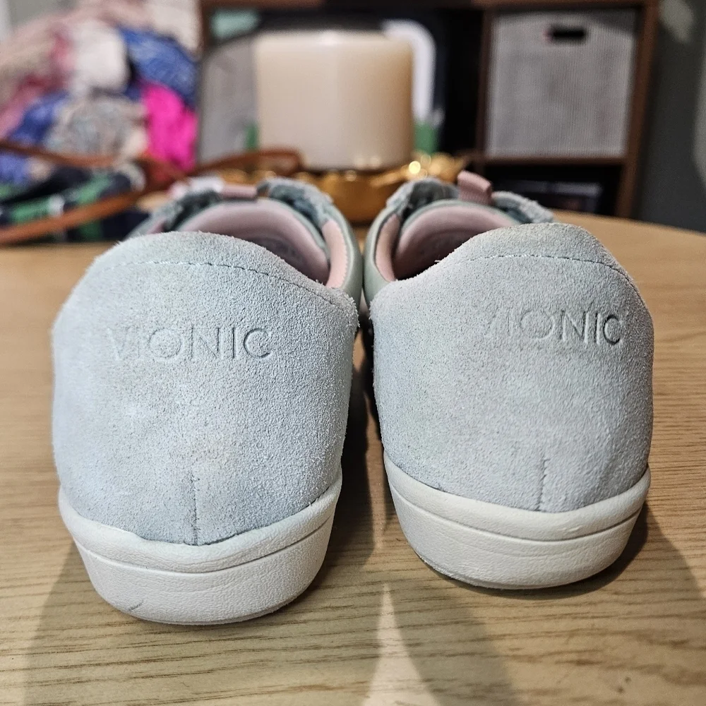 VIONIC Magnolia Karigan Leather & Suede Sneakers – Sage – Size 8